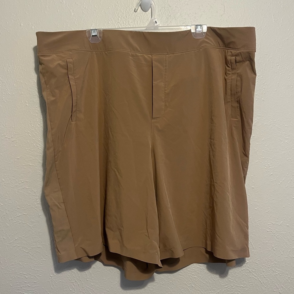 Athleta Women’s Brooklyn Bermuda Shorts 9” Inseam Stretch Pull On Brown Khaki 24